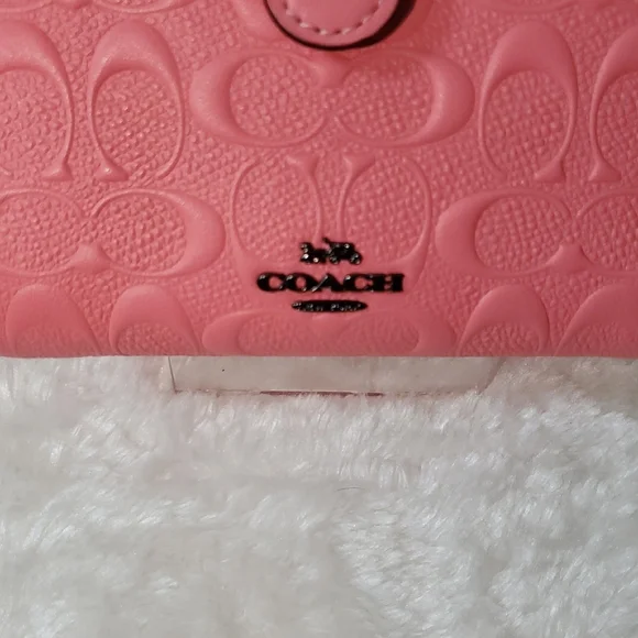 Coach Embossed Leather Medium Corner Zip Barbie Pink Wallet NWOT - Picture 2 of 8